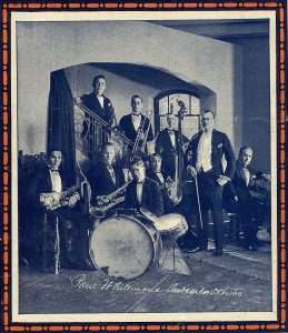 https://commons.wikimedia.org/wiki/File:Whitemanband1921.jpg#/media/File:Whitemanband1921.jpg