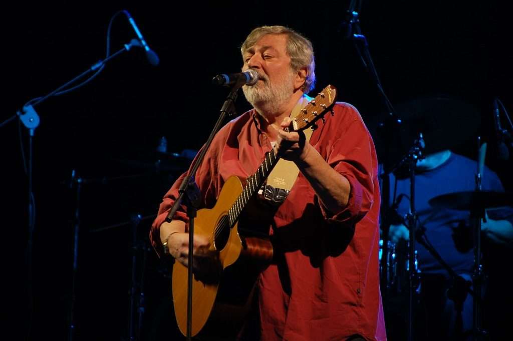 1280px Guccini in concerto