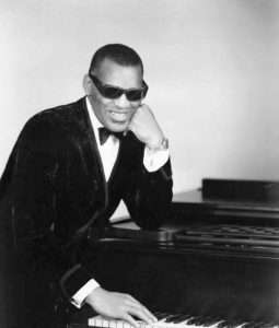 800px Ray Charles classic piano pose