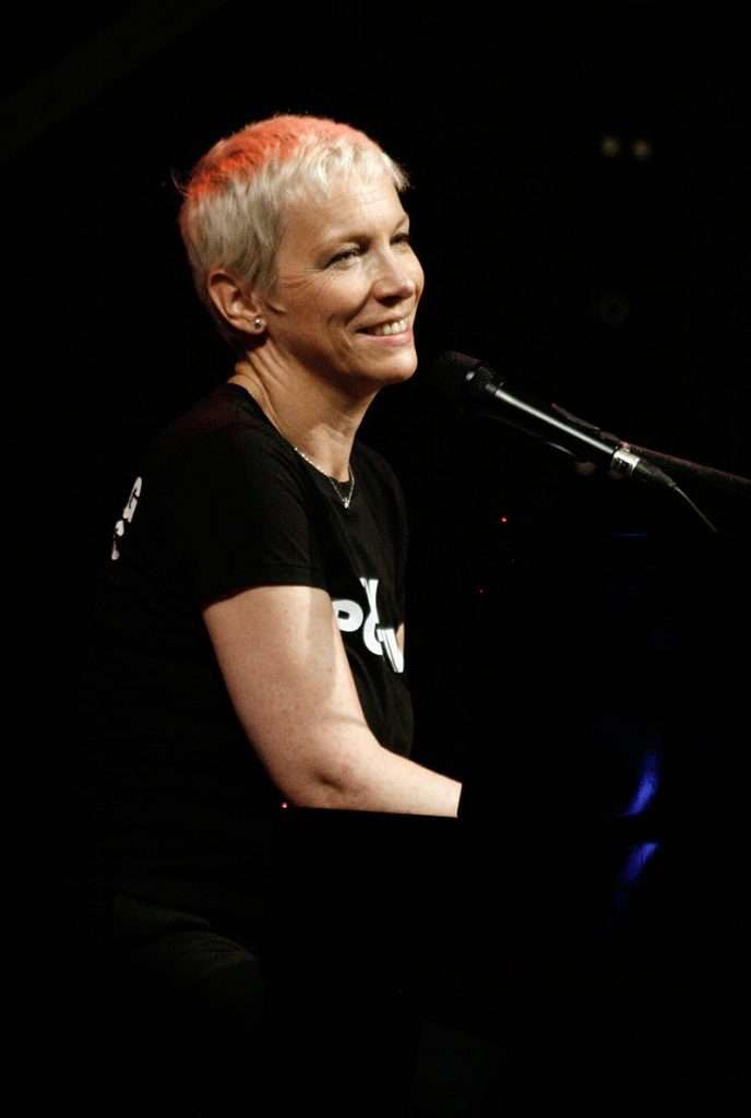800px Annie Lennox SING campaign, Vienna 2010 b