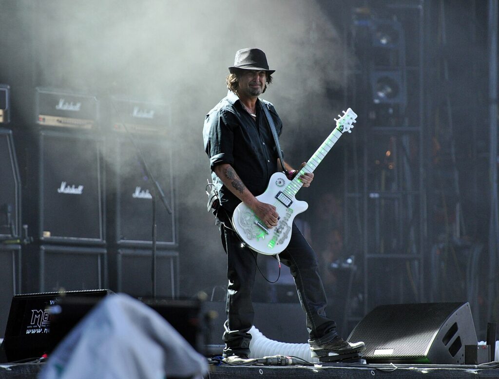 Phil_Campbell_of_Mot&ouml;rhead_at_Wacken_Open_Air_2013_02